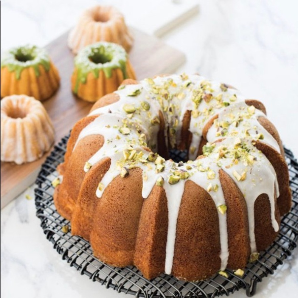 NodicWare - Anniversary Bundt Pan - 15 Cups